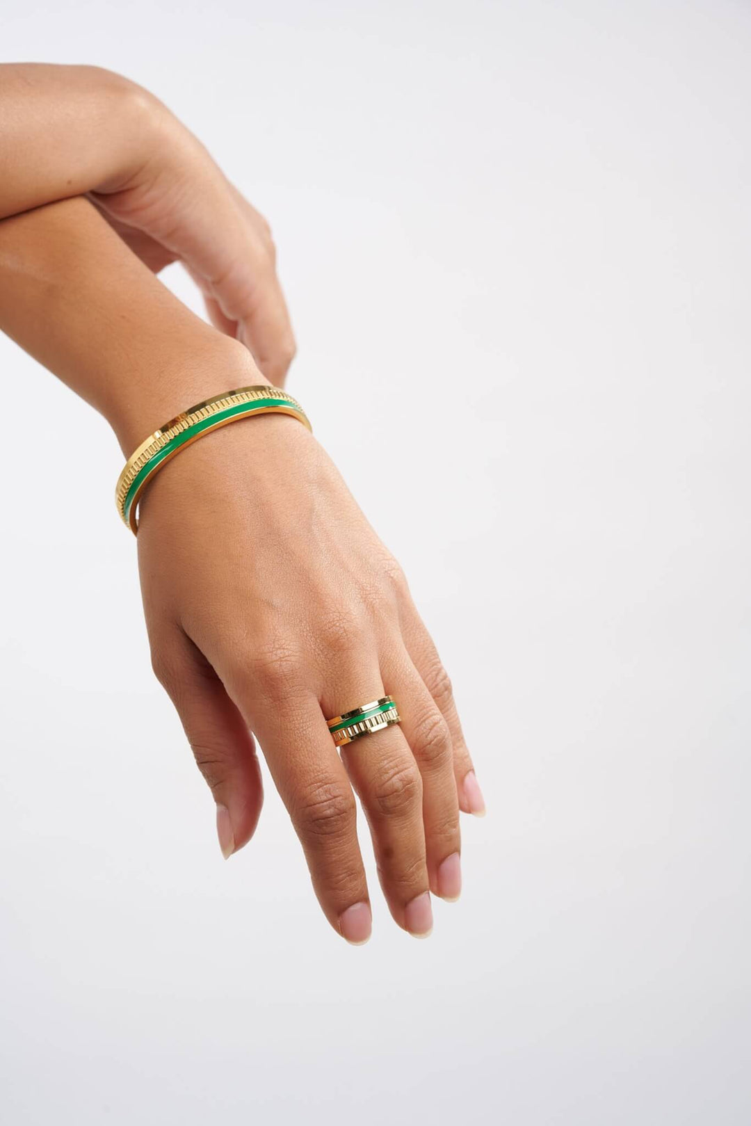 Classis Choir Emerald Bangle